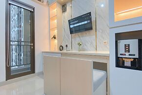 Elegant And Comfy Studio At Transpark Cibubur Apartment