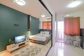 Comfort And Big 1Br At Green Pramuka City Apartment