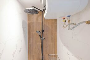 Comfort And Big 1Br At Green Pramuka City Apartment