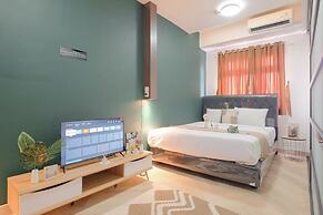 Comfort And Big 1Br At Green Pramuka City Apartment