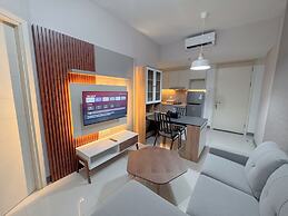 Minimalist 2Br And Well Design Room At Benson Supermall Mansion Apartm