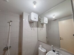 Minimalist 2Br And Well Design Room At Benson Supermall Mansion Apartm