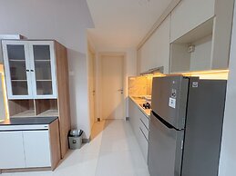 Minimalist 2Br And Well Design Room At Benson Supermall Mansion Apartm