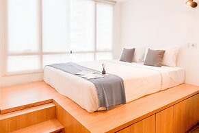 Comfortable Studio At Collins Boulevard Apartment