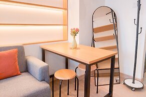 Comfortable Studio At Collins Boulevard Apartment