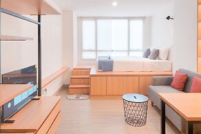 Comfortable Studio At Collins Boulevard Apartment