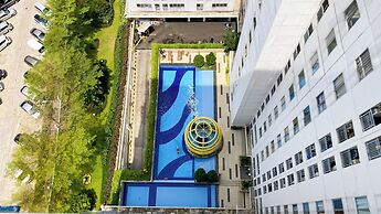 Homey And Comfy Studio At Bassura City Apartment Near Mall