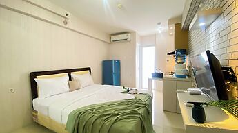Homey And Comfy Studio At Bassura City Apartment Near Mall