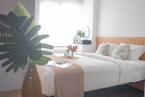 Cozy And Homey Studio At Metropolitan Park Apartment