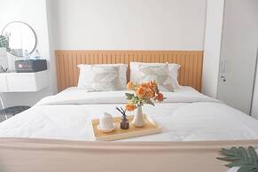 Cozy And Homey Studio At Metropolitan Park Apartment