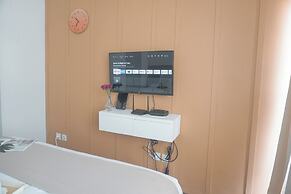 Cozy And Homey Studio At Metropolitan Park Apartment