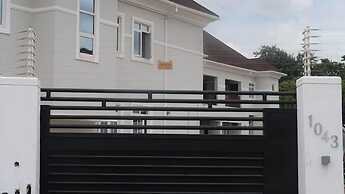 WHTYESCAPE SERVICED APARTMENTS