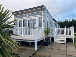 Stunning Mini Lodge Southview Skegness