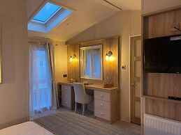 Stunning Mini Lodge Southview Skegness