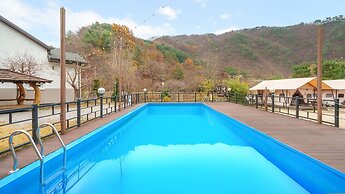 Gapyeong Sanchaek Glamping Pension