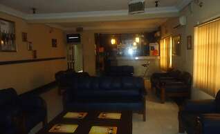 Peridot Hotel and Suites