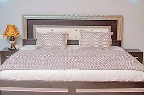 Peridot Hotel and Suites