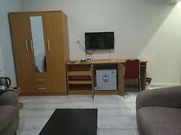 Peridot Hotel and Suites