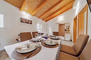 Eco Friendly Cottage Maja