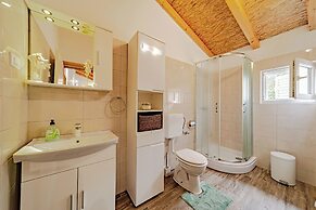 Eco Friendly Cottage Maja