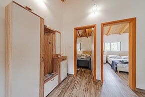 Eco Friendly Cottage Maja