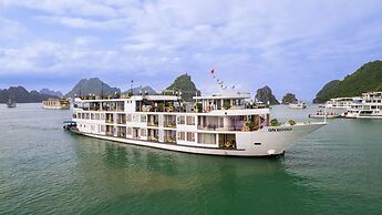 Halong Aquarmarine Royal Cruise