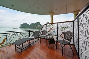 Halong Aquarmarine Royal Cruise