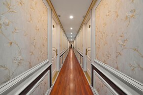 Halong Aquarmarine Royal Cruise