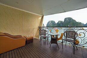 Halong Aquarmarine Royal Cruise