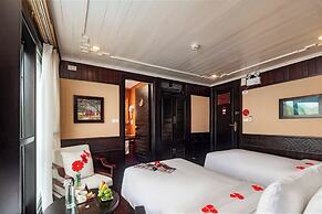 Halong Aquarmarine Royal Cruise