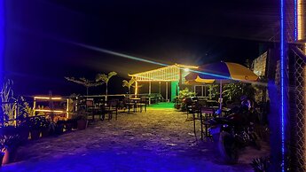 Tourist Land Resort City View Delux
