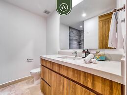 Harbor 171 North Tower 2103