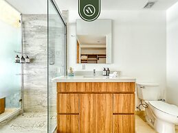 Harbor 171 North Tower 2103