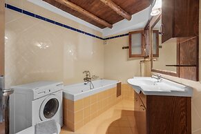 Countryside Apartment 1 With Shared Swimming Pool