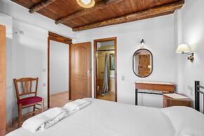 Countryside Apartment 1 With Shared Swimming Pool