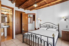 Countryside Apartment 1 With Shared Swimming Pool