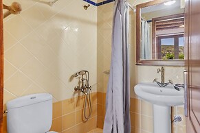 Countryside Apartment 1 With Shared Swimming Pool