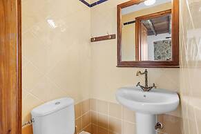 Countryside Apartment 1 With Shared Swimming Pool