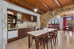 Countryside Apartment 1 With Shared Swimming Pool