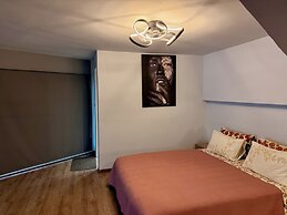 Thissio Luxury Apartment