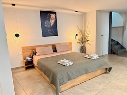 Thissio Luxury Apartment