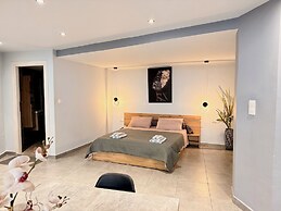 Thissio Luxury Apartment