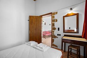 Countryside Apartment 2 With Shared Swimming Pool