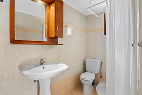 Countryside Apartment 2 With Shared Swimming Pool