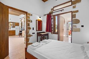 Countryside Apartment 2 With Shared Swimming Pool