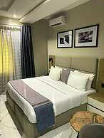 Ringruby Hotel, Eso Close
