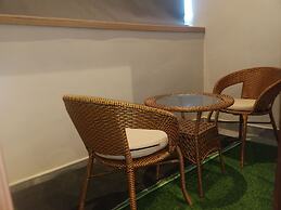 Ringruby Hotel, Eso Close