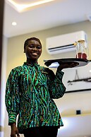 Ringruby Hotel, Eso Close