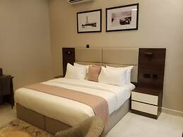 Ringruby Hotel, Eso Close