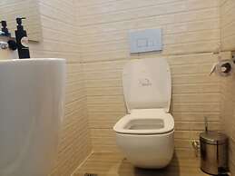 Ringruby Hotel, Eso Close